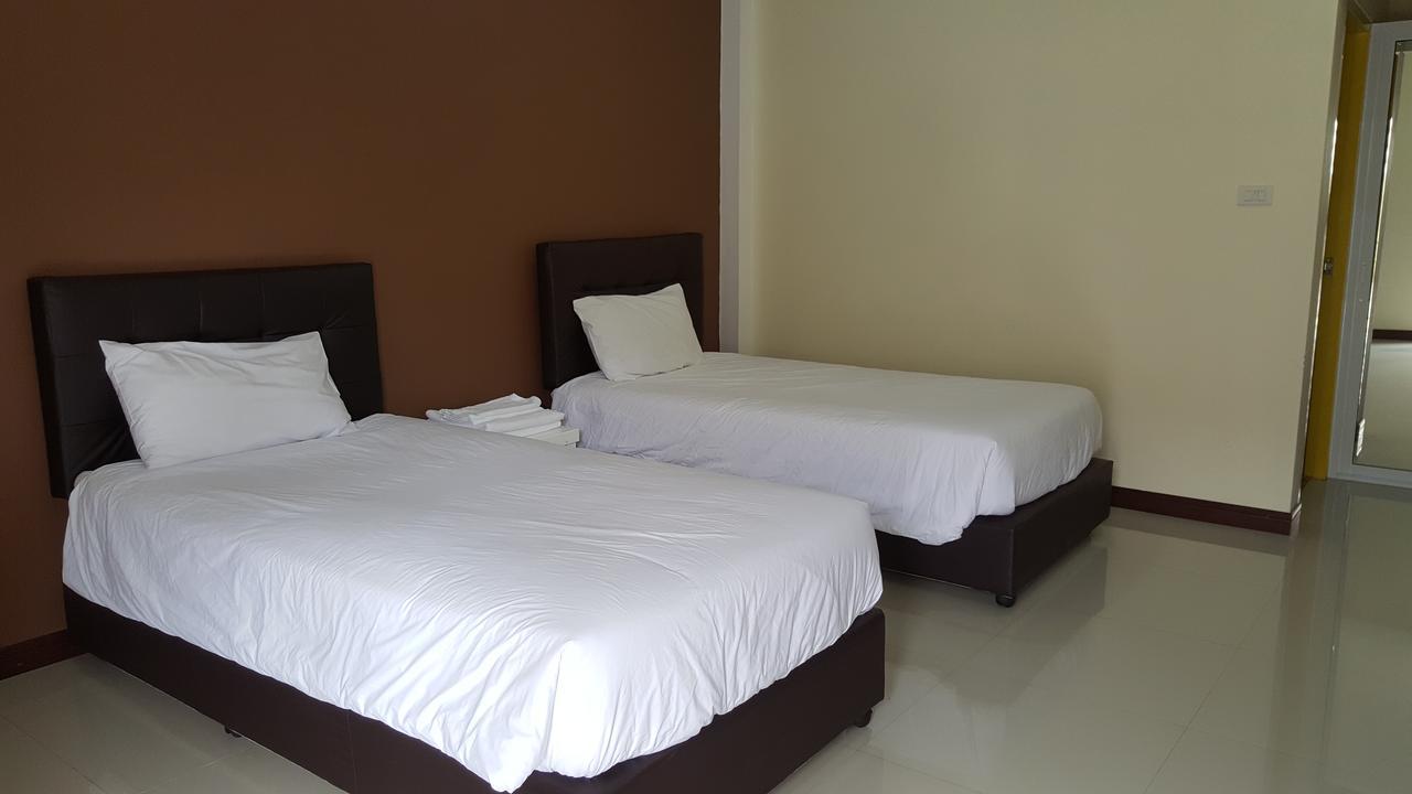 Charoensuk Grand Hotel Kabin Buri Екстериор снимка