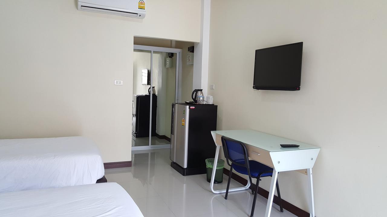 Charoensuk Grand Hotel Kabin Buri Екстериор снимка