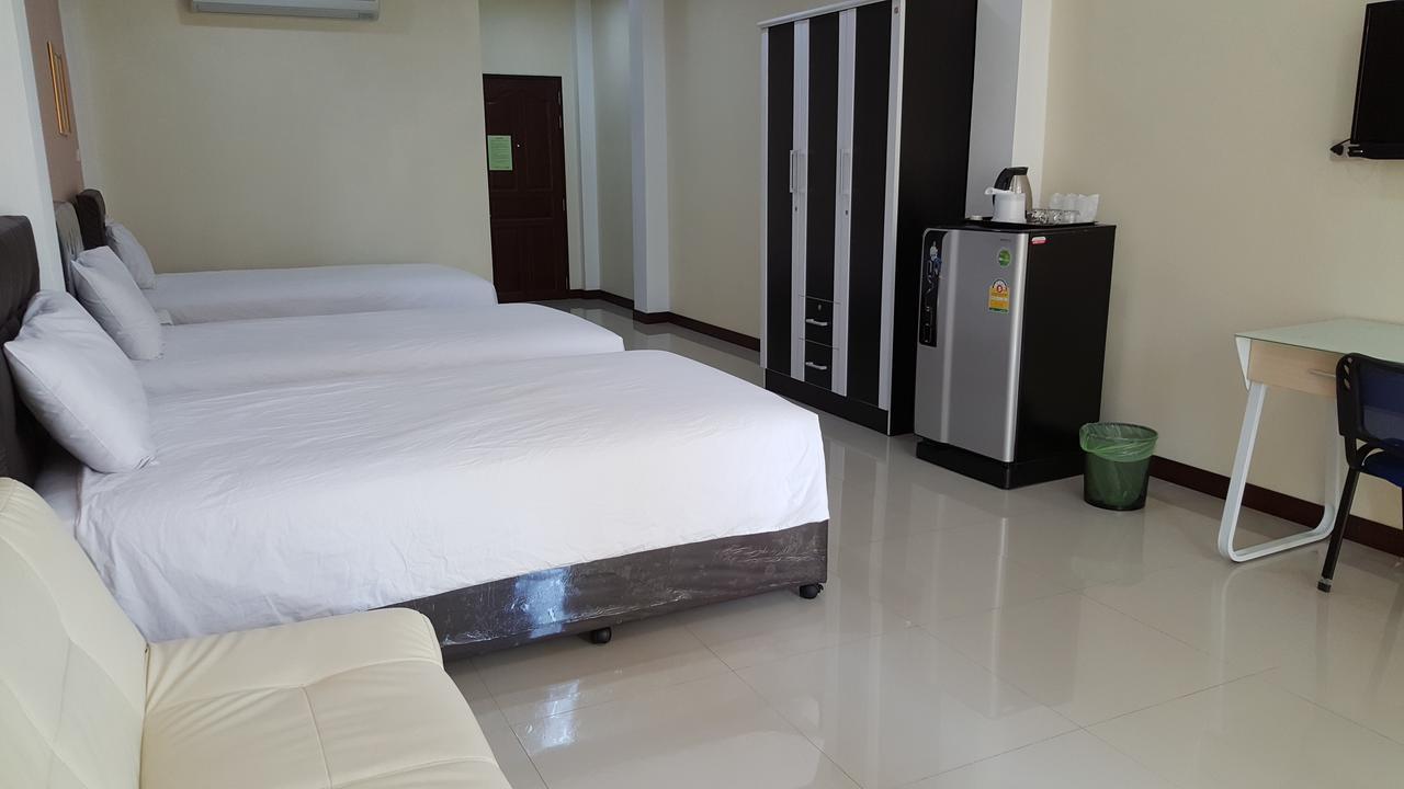 Charoensuk Grand Hotel Kabin Buri Екстериор снимка
