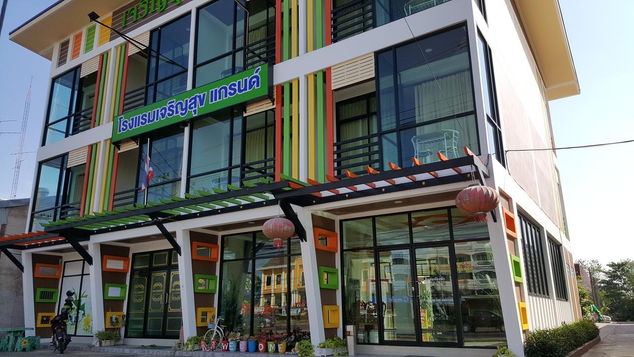 Charoensuk Grand Hotel Kabin Buri Екстериор снимка
