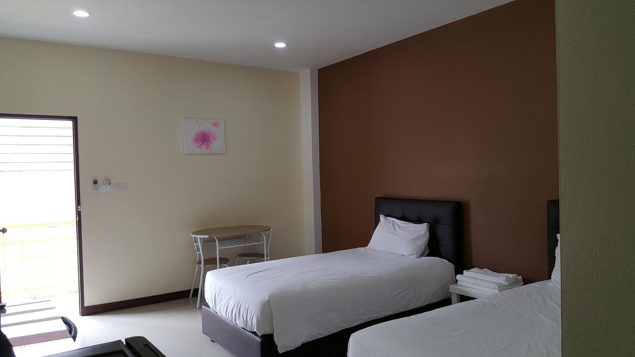 Charoensuk Grand Hotel Kabin Buri Екстериор снимка