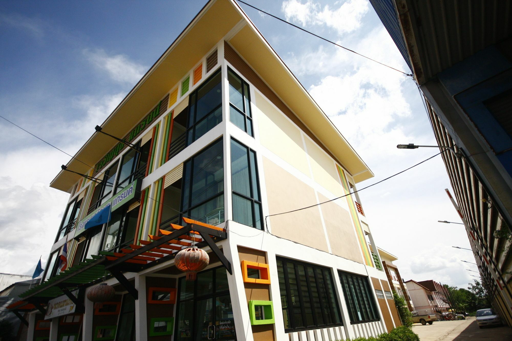 Charoensuk Grand Hotel Kabin Buri Екстериор снимка